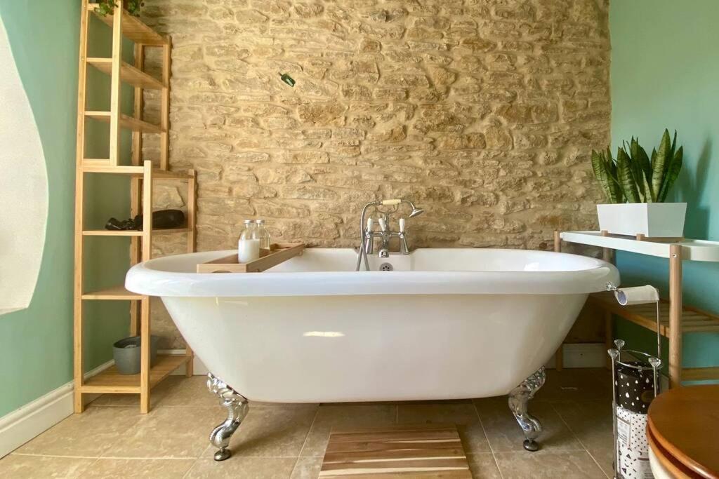 The Explorers Rest - Cottage - Frome Buckland Dinham Exterior foto